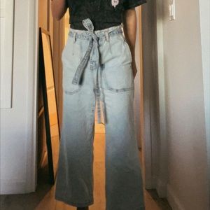 Wide leg crop light jeans